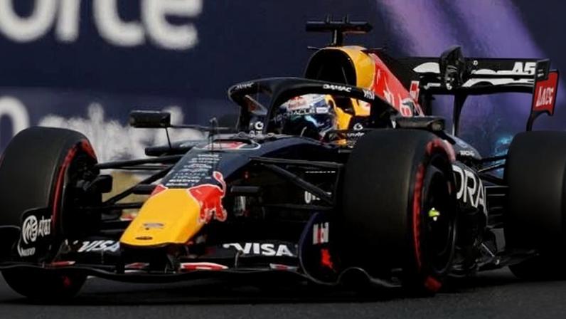 Max Verstappen, da Red Bull, durante a classificação para o GP do Japão
