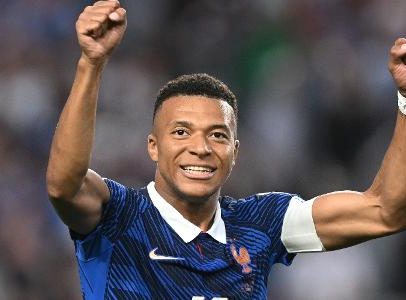 França vence Iraque em jogo de 4h; Mbappé brilha na perseguição a Messi