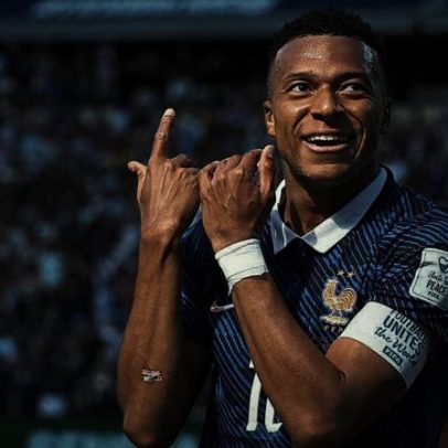 Mbappé comemora recordes pela França e reverencia Pelé como rei