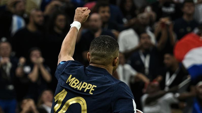 Mbappé é o maior exemplo de craque formado em Bondy, mas o sistema francês não para