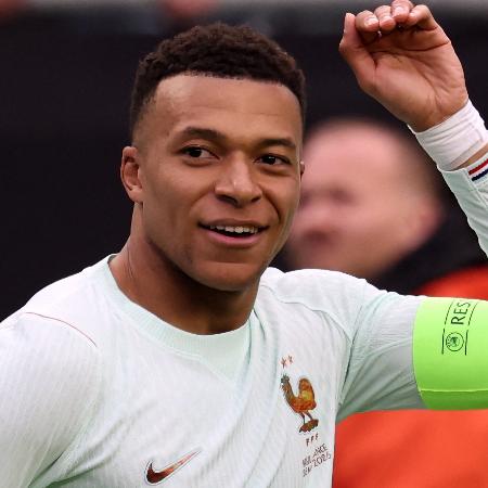 Mbappé comemora gol marcado pela França em amistoso contra o Brasil, em Boston (EUA)