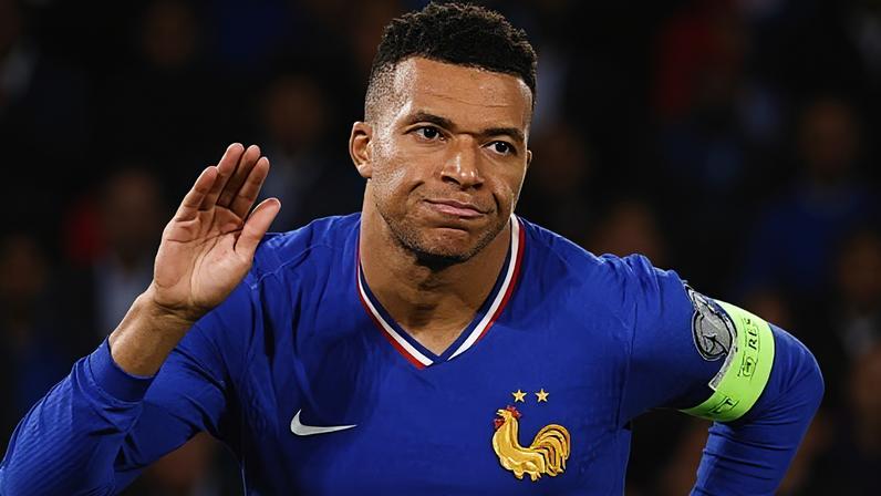 Kylian Mbappé comemora gol pela França na Copa do Mundo