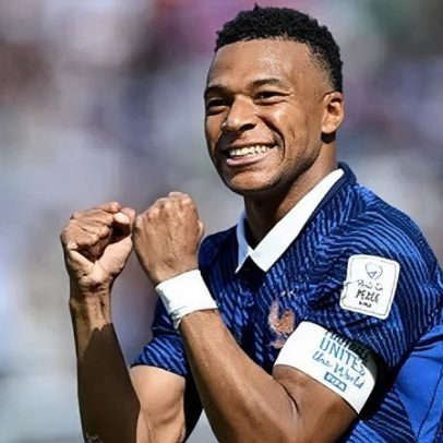 Por que Mbappé comemorou gol tocando flauta: entenda