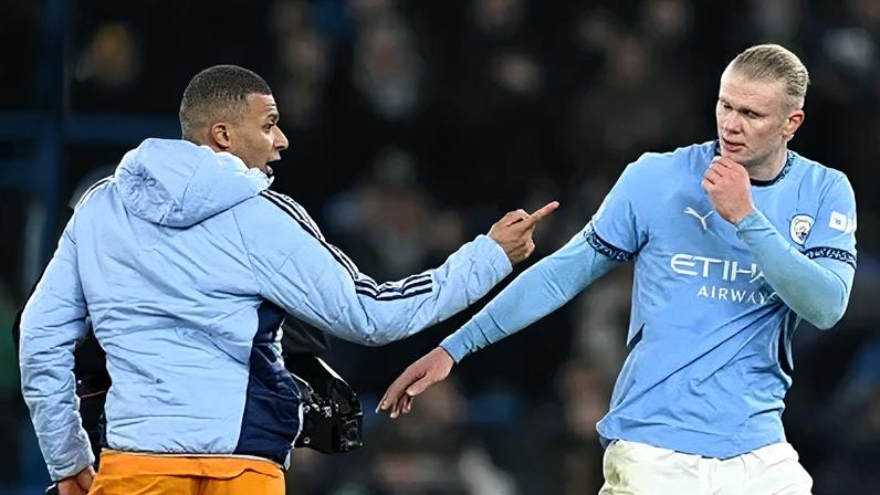 Mbappé e Haaland após a partida pela Champions League