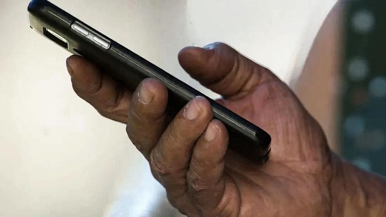 A legislação considera "stalking" a prática de perseguir alguém obsessivamente — Foto: Marcello Casal Jr/Agência Brasil