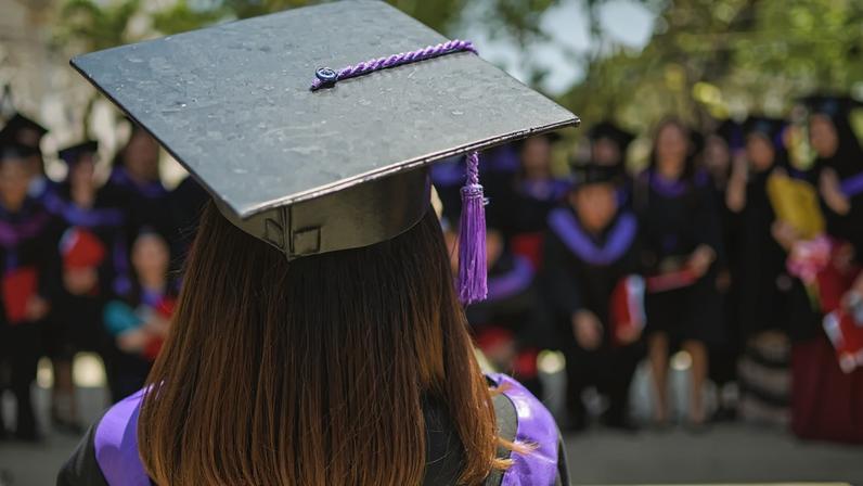 Hoje, o diploma é só o ponto de partida de uma jornada muito mais ampla e dinâmica — Foto: Unsplash