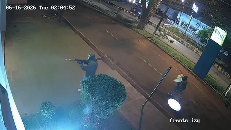 Criminosos atiram contra agência bancária durante mega-assalto em Santa Rita, no Paraguai