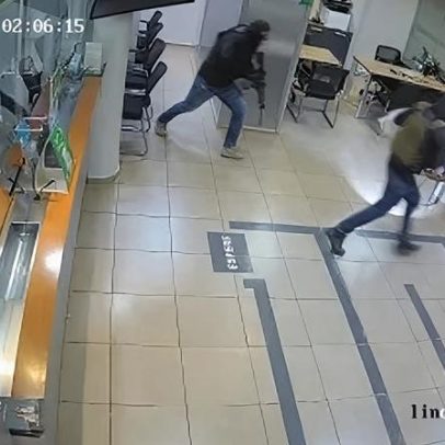 Vídeos revelam mega-assalto a bancos no Paraguai