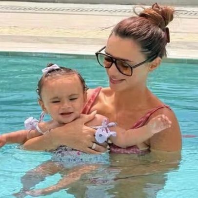 Bruna Biancardi aproveita piscina em mansão de R$ 30 milhões com Mel e Mavie