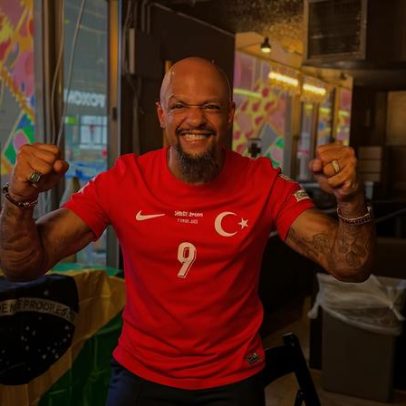Felipe Melo declara apoio à Turquia antes da estreia da seleção na Copa