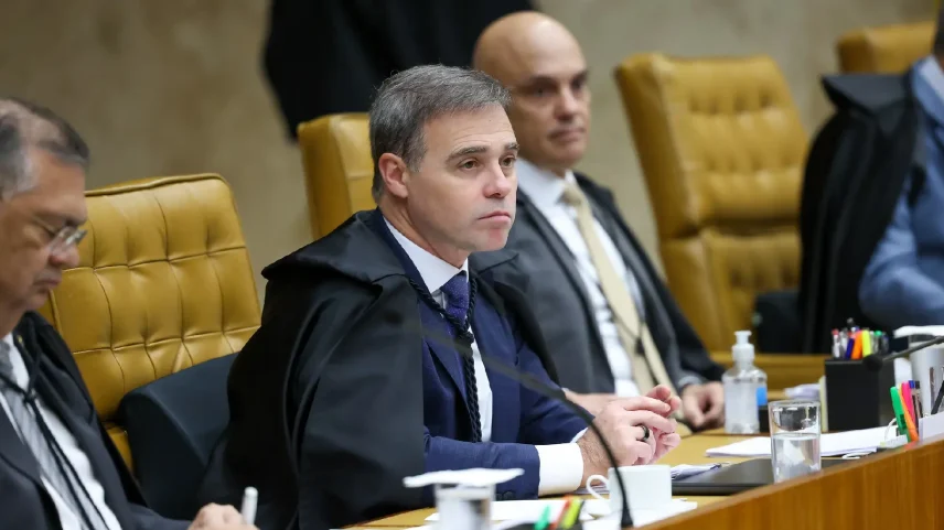 Decisão liminar de André Mendonça, no TSE, suspende impulsionamento de vídeo do PL que associa Lula a facções criminosas. (Foto: Gustavo Moreno/STF)