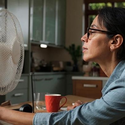 Remédio não hormonal para fogachos da menopausa é aprovado no Brasil