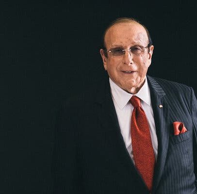Clive Davis morre aos 94 anos, gigante da indústria musical