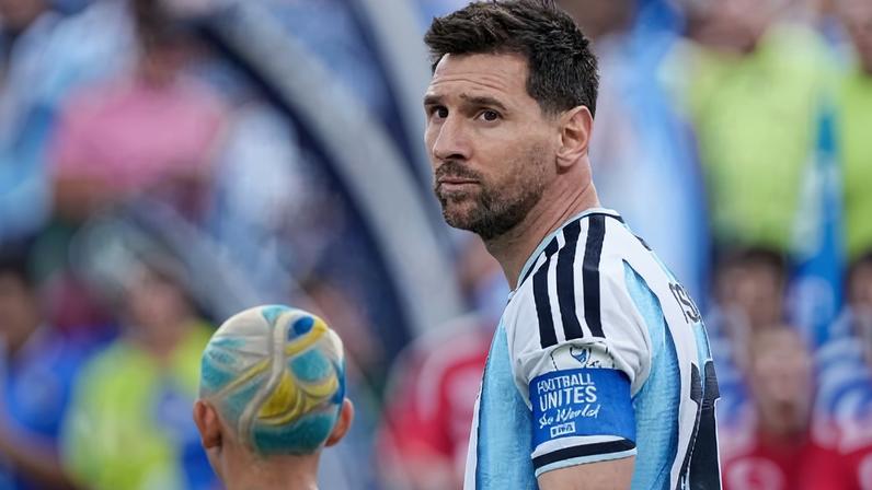 Messi perdeu pênalti contra a Áustria