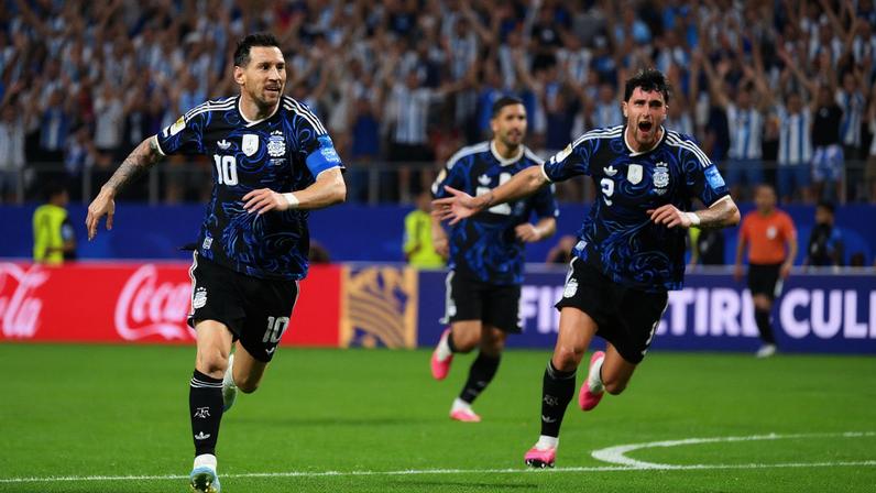 Messi comemorando gol diante da Jordânia