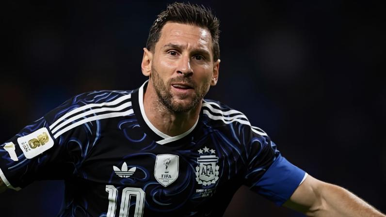 Messi celebra gol em Jordânia x Argentina, jogo da Copa do Mundo