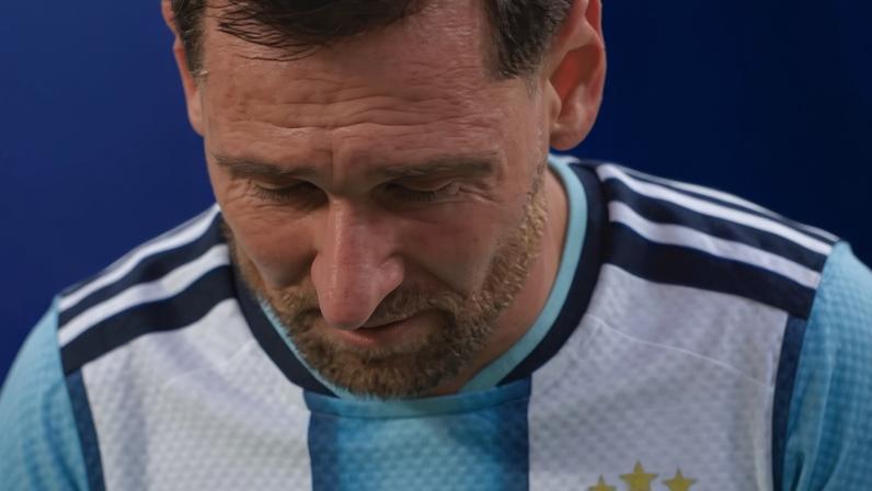 Messi chorando após o primeiro gol contra a Argélia na Copa do Mundo