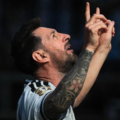 Messi celebra ao igualar artilharia na Copa do Mundo