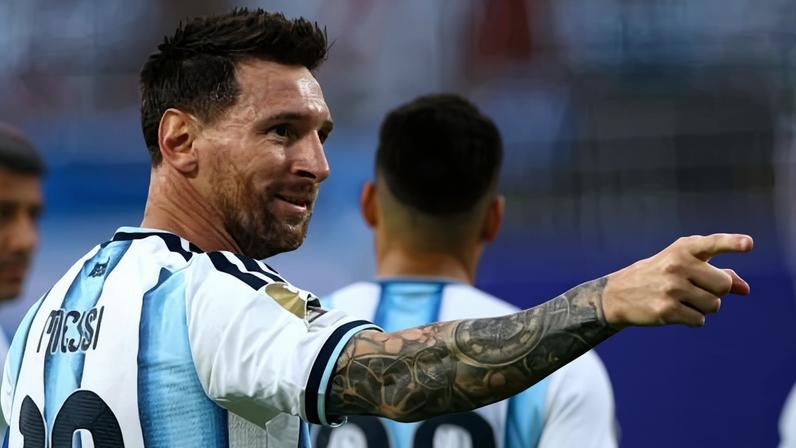 Messi, da Argentina, comemora gol contra a Argélia na Copa do Mundo