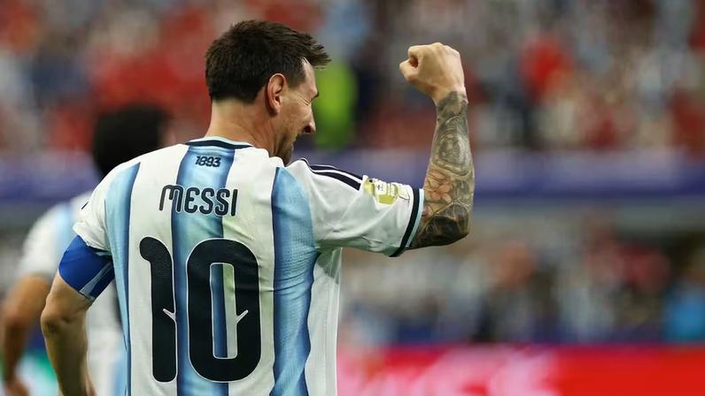 Messi marca para Argentina — Foto: Reuters