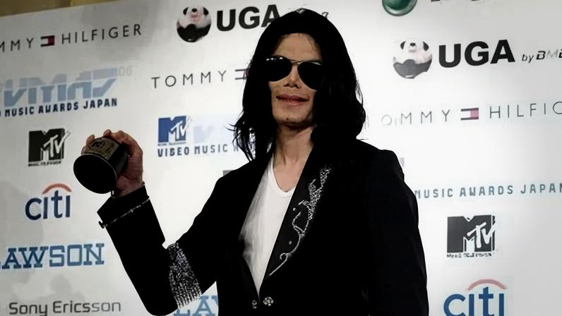 Michael Jackson se tornou conhecido como o "Rei do Pop"