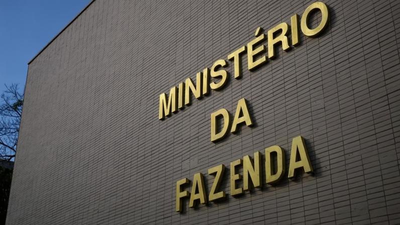 Imagem colorida da fachada do Ministério da Fazenda, na Esplanada dos Ministérios, em Brasília (DF) - Metrópoles