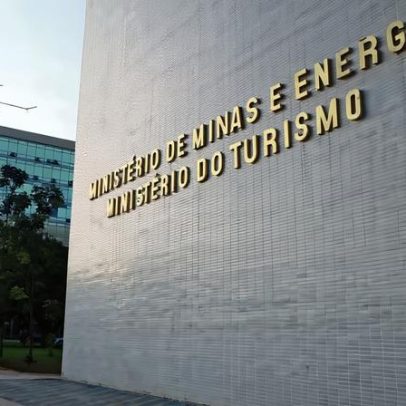 Planejamento do setor elétrico segue critérios para evitar apagões, diz ministro