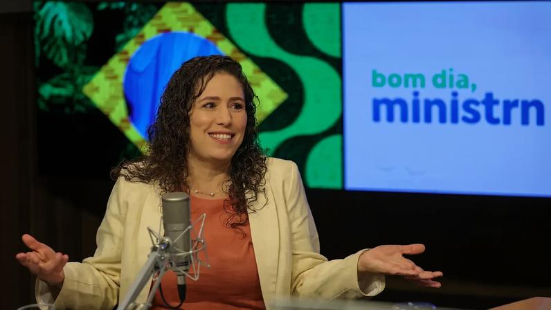 Ministra Esther Dweck indica que haverá a continuidade de concursos federais durante a atual gestão (Foto: Fabio Rodrigues/Agência Brasil)