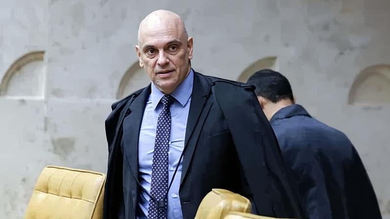 O ministro Alexandre de Moraes durante sessão plenária do STF