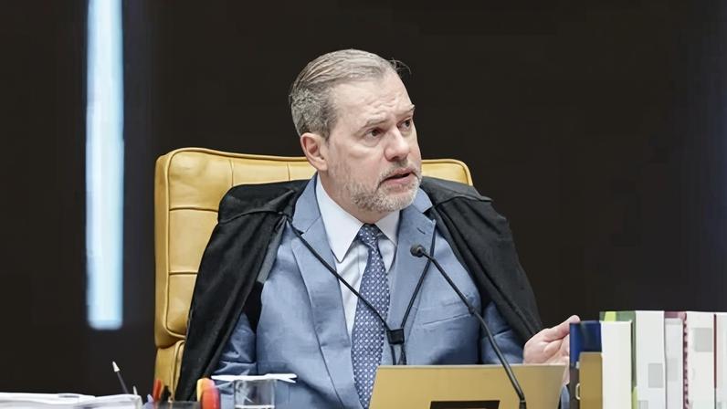 Ministro Dias Toffoli na sessão plenária do STF