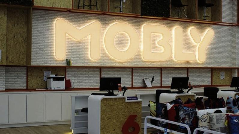 Na imagem, fachada de loja Mobly, do Grupo Toky