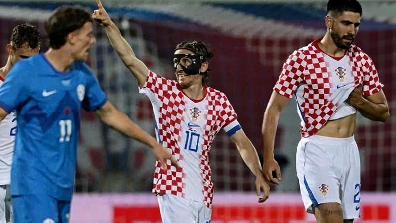 Modric comemora gol da Croácia contra a Eslovênia em amistoso antes da Copa do Mundo 2026