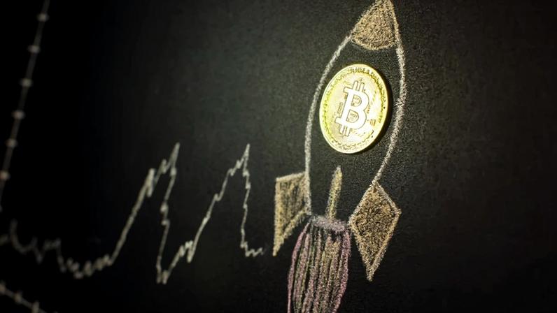 moeda de bitcoin em desenho de foguete decolando