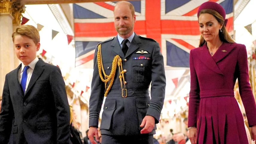 William, Kate Middleton e George, o filho mais velho deles