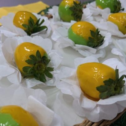 Morango do amor verde e amarelo ganha atenção da imprensa