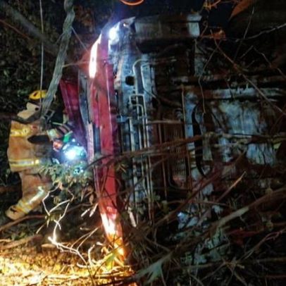 Motorista morre em acidente com caminhão de mangas na MGC-122, em Janaúba