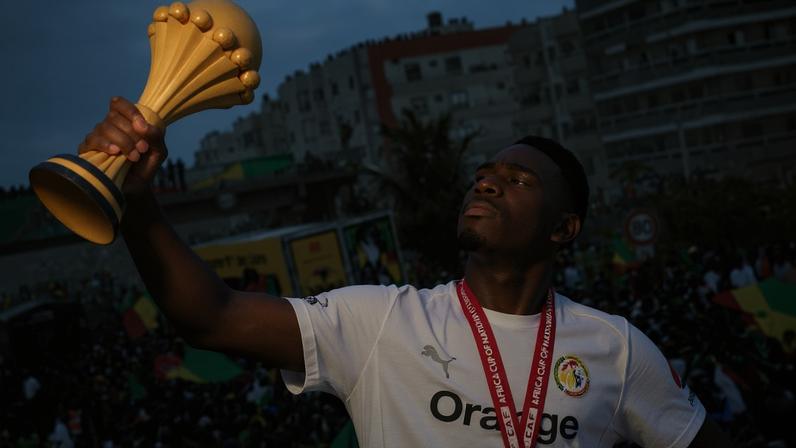 Niakhaté, de Senegal, elogia Haaland e o compara a Cristiano Ronaldo