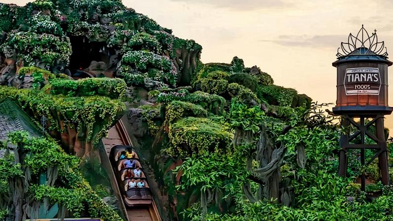 Atração de parque na Califórnia onde ocorreu a queda