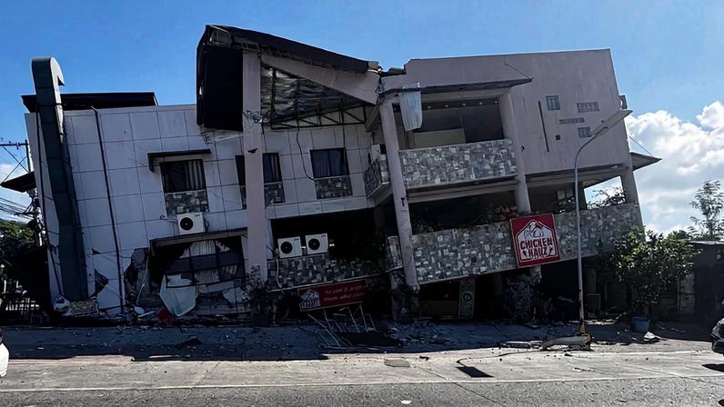 Prédio desabou após um terremoto de magnitude 7,8 na cidade de General Santos em 8 de junho de 2026