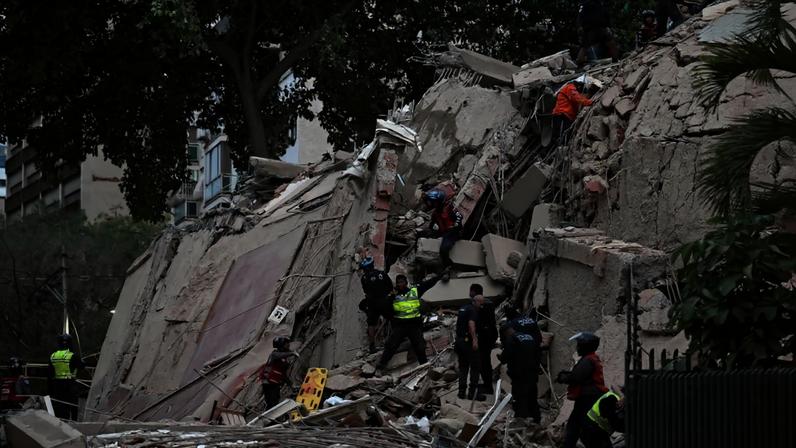Um sismo de magnitude 7,1 sacudiu a Venezuela nesta quarta-feira (24)