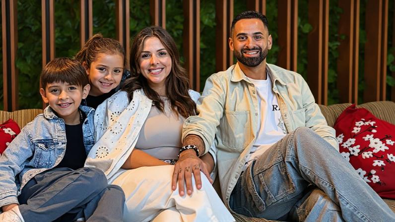 Lucas Trejo com a esposa e os filhos, mortos em terremoto na Venezuela