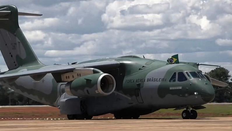 FAB utilizou avião KC-390 Millennium para resgatar brasileiros na Venezuela