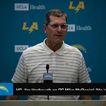 Jim Harbaugh elogia novo coordenador ofensivo Mike McDaniels