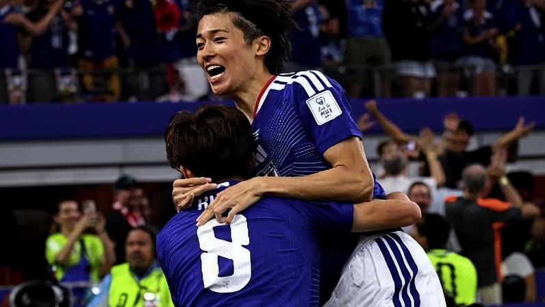 Nakamura, do Japão, comemora gol marcado contra a Holanda, na primeira rodada da Copa do Mundo