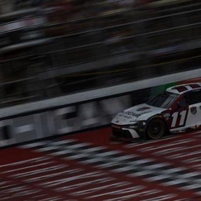 Hamlin vence em Michigan e empata Kyle Busch em vitórias na NASCAR Cup