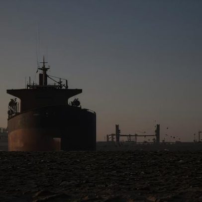 Ouro sobe 3% com otimismo sobre acordo EUA-Irã, recua na semana