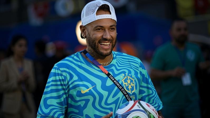 Neymar antes do jogo entre Brasil e Marrocos, na Copa do Mundo