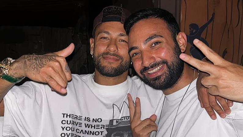 Neymar curte balada em Nova York