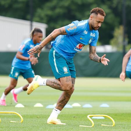 Neymar: dois gols contra a Escócia em 2011