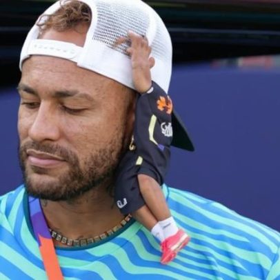 Neymar volta a campo e passa pelo corredor polonês na Seleção